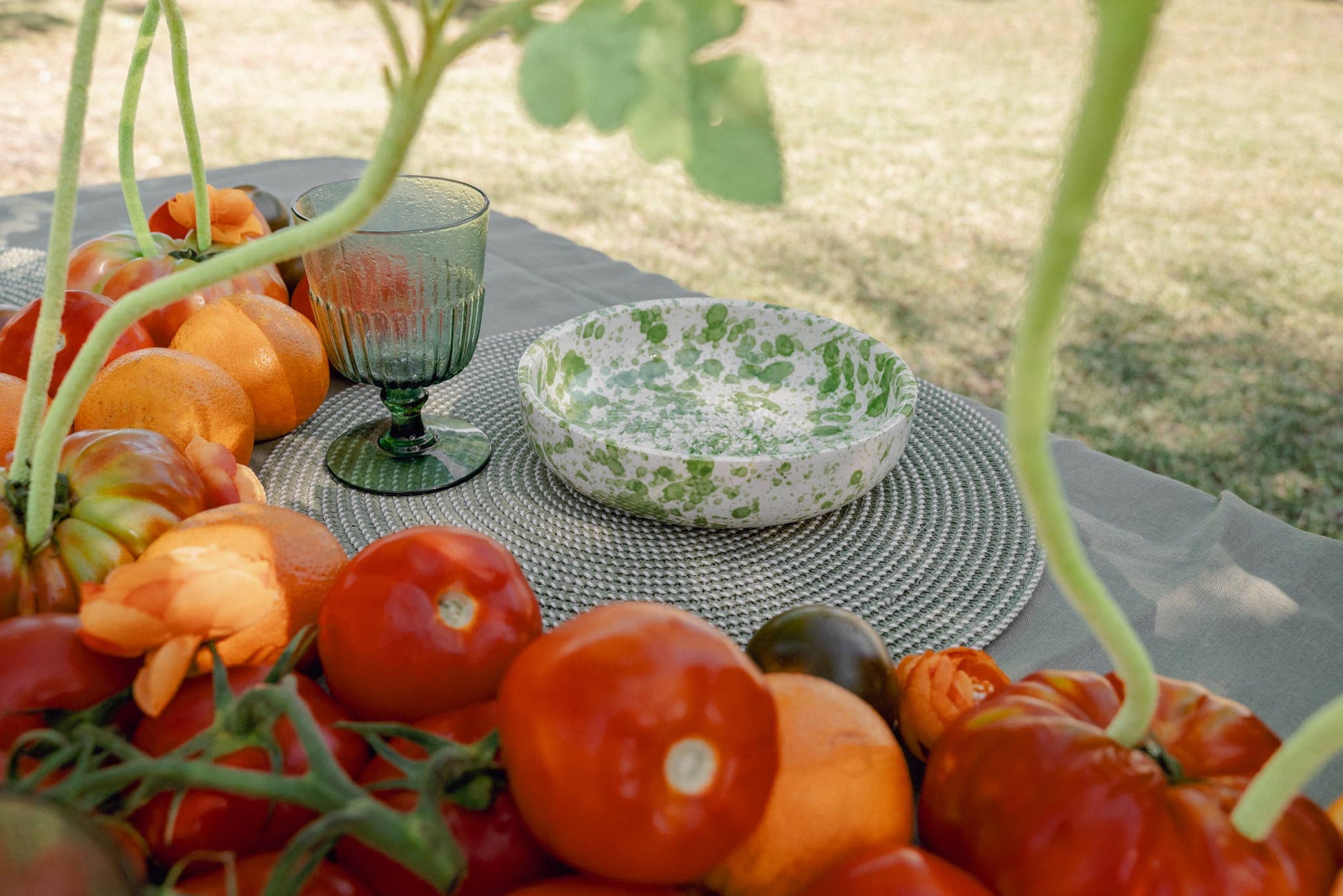 Средна керамична чинийка-ренде МOSS